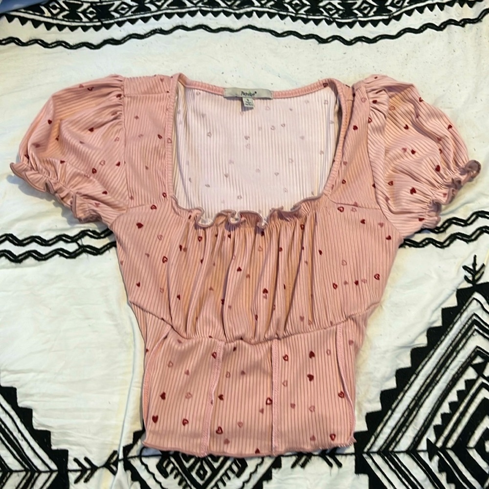 Hearts pink scrunched sleeve top